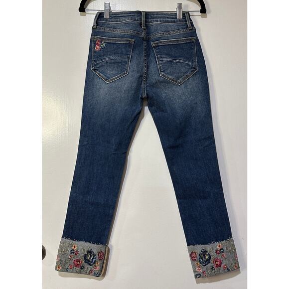 Driftwood Embroidered Colette Jeans Medium Wash Size 25W 26L NWT Floral Cuffed - Picture 9 of 16